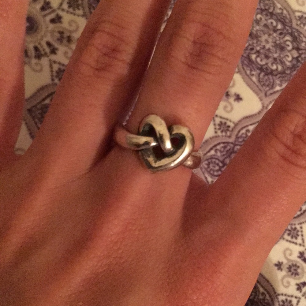 Heart knot ring